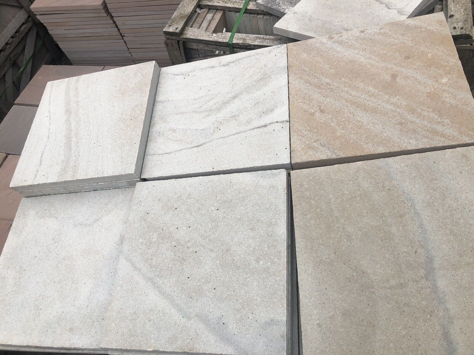 Terrassenplatten Sandstein Grau Geschliffen 34 Qm 40x40cm Und 50x50cm Restposten 2 Terrassenplatten Sandstein Grau Geschliffen 34 Qm 40x40cm Und 50x50cm Restposten – Bild 2