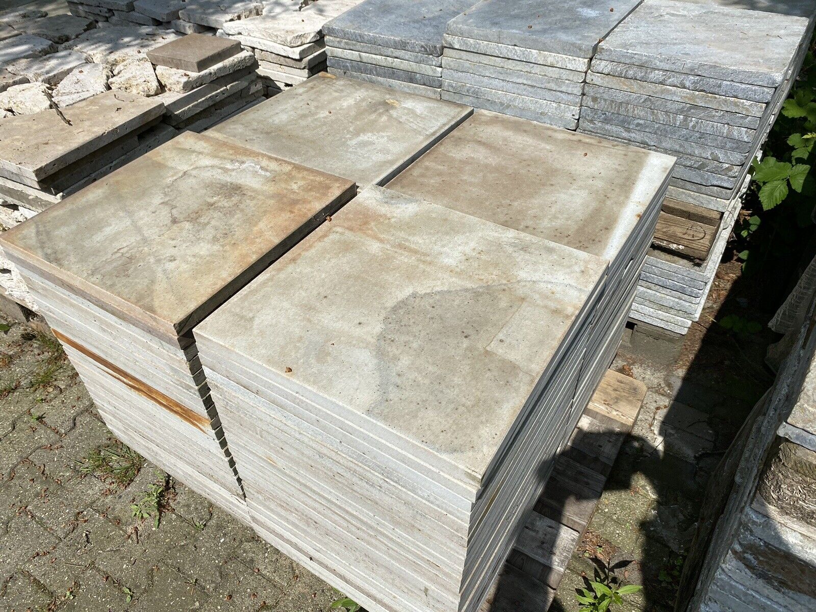 Terrassenplatten Sandstein Grau Geschliffen 34 Qm 40x40cm Und 50x50cm Restposten 5 Terrassenplatten Sandstein Grau Geschliffen 34 Qm 40x40cm Und 50x50cm Restposten – Bild 5